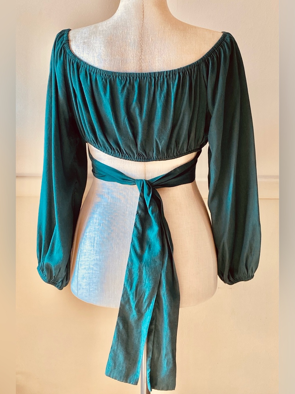 Emerald Green Long Sleeve Peasant Crop Top - Picture 2 of 4